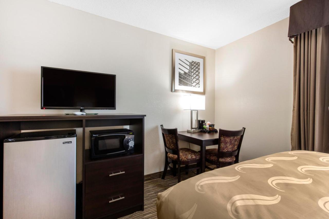 Quality Inn & Suites Metropolis I-24 Exterior foto