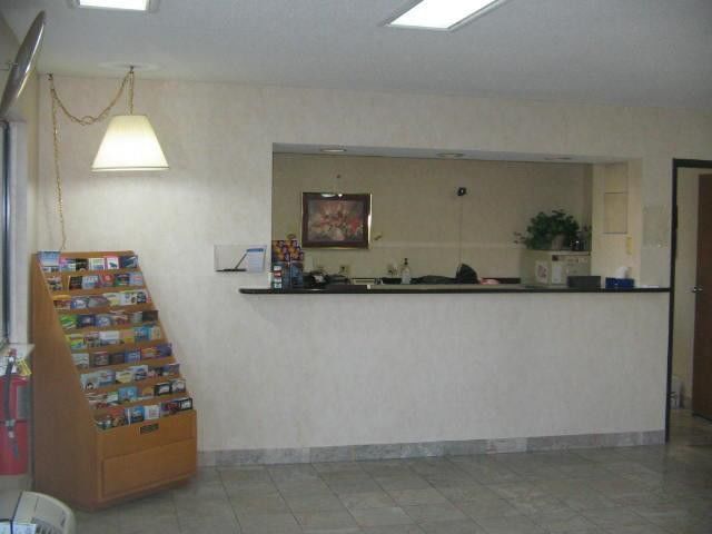 Quality Inn & Suites Metropolis I-24 Exterior foto